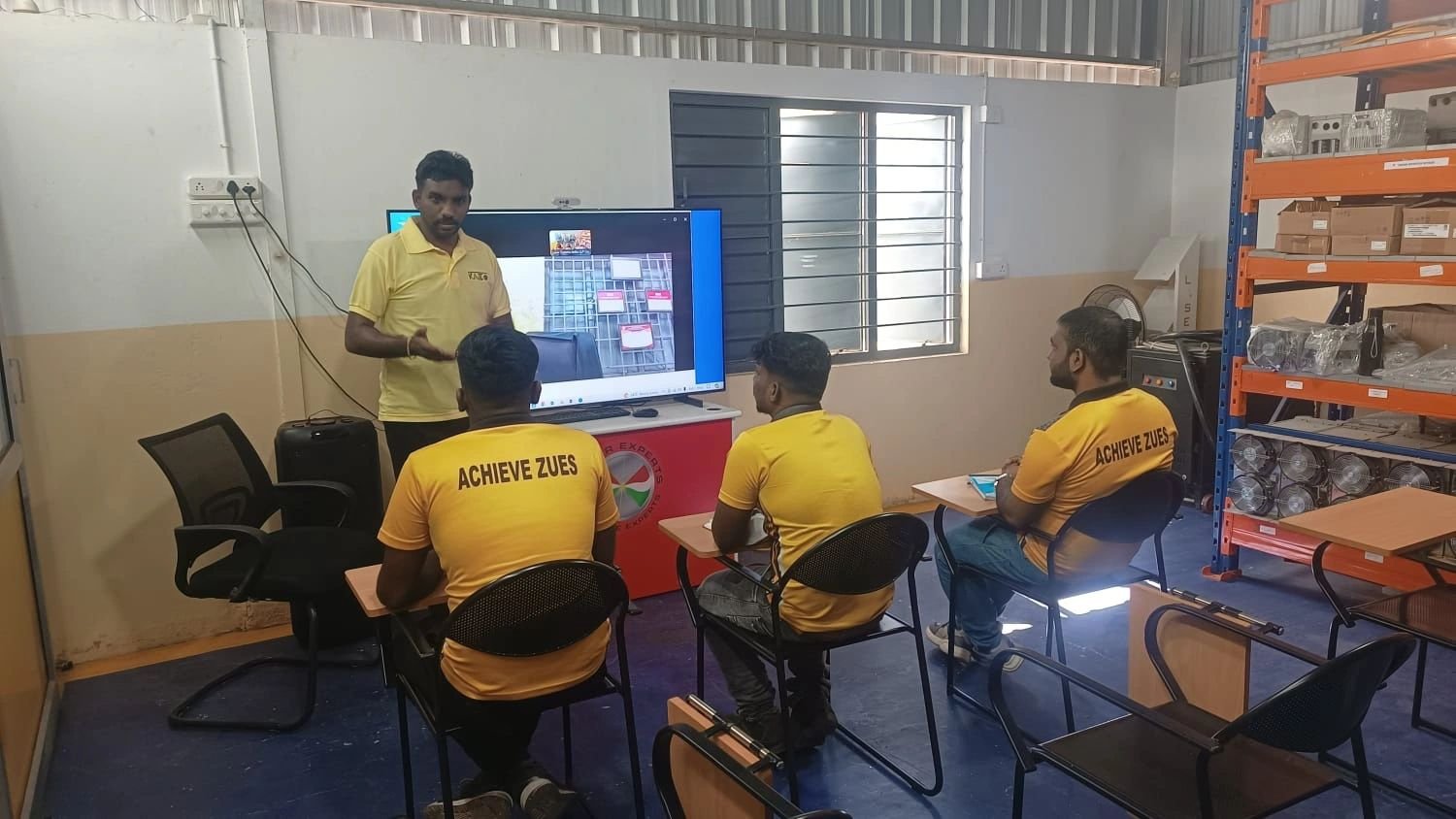 Photo 3: Workshop View